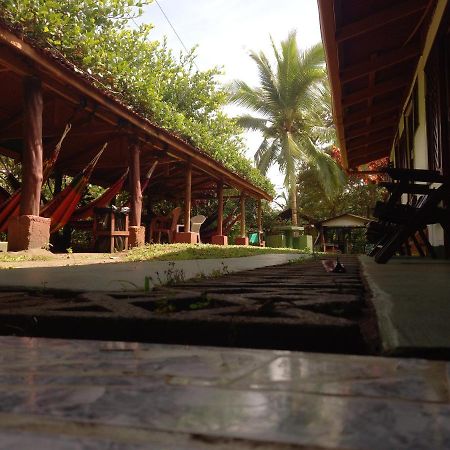 Cabinas Balcon Del Mar Тортугеро Экстерьер фото