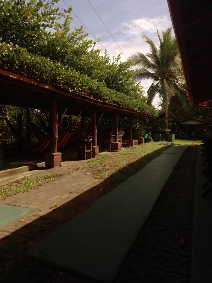 Cabinas Balcon Del Mar Тортугеро Экстерьер фото