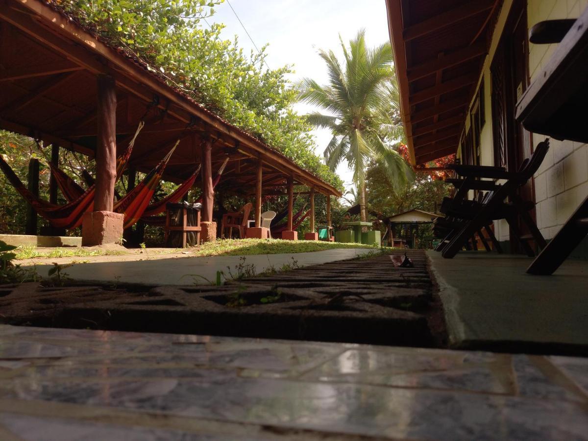 Cabinas Balcon Del Mar Тортугеро Экстерьер фото