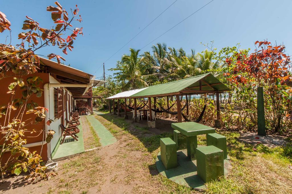 Cabinas Balcon Del Mar Тортугеро Экстерьер фото