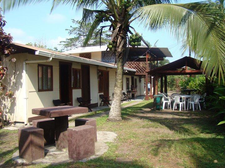 Cabinas Balcon Del Mar Тортугеро Экстерьер фото